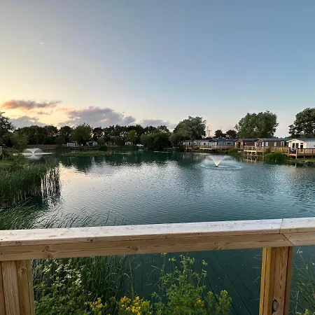 Üdülőpark Lake View