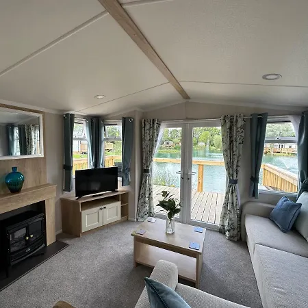 Lake View * Little Habton